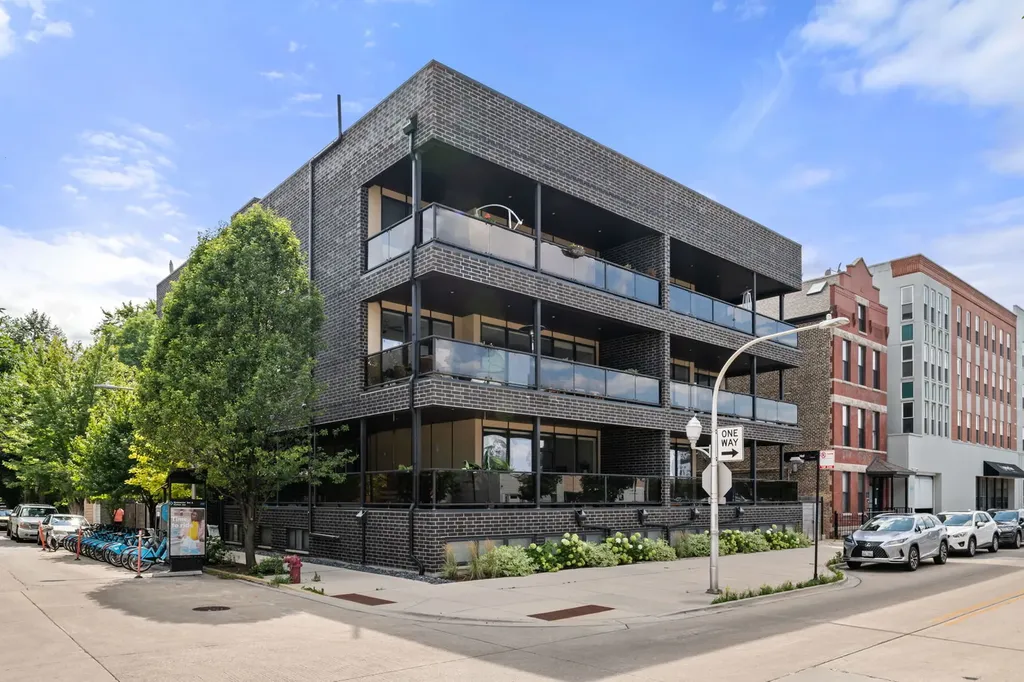 2324 North Winchester Avenue Chicago IL 60647