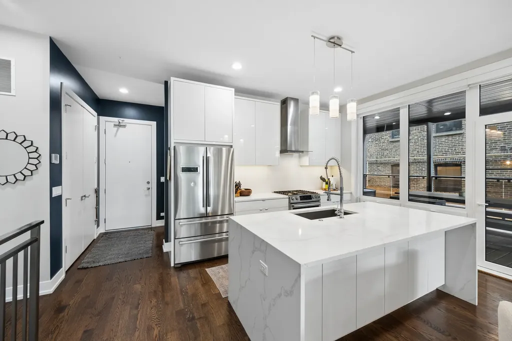 2324 North Winchester Avenue Chicago IL 60647