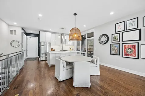 2324 North Winchester Avenue Chicago IL 60614