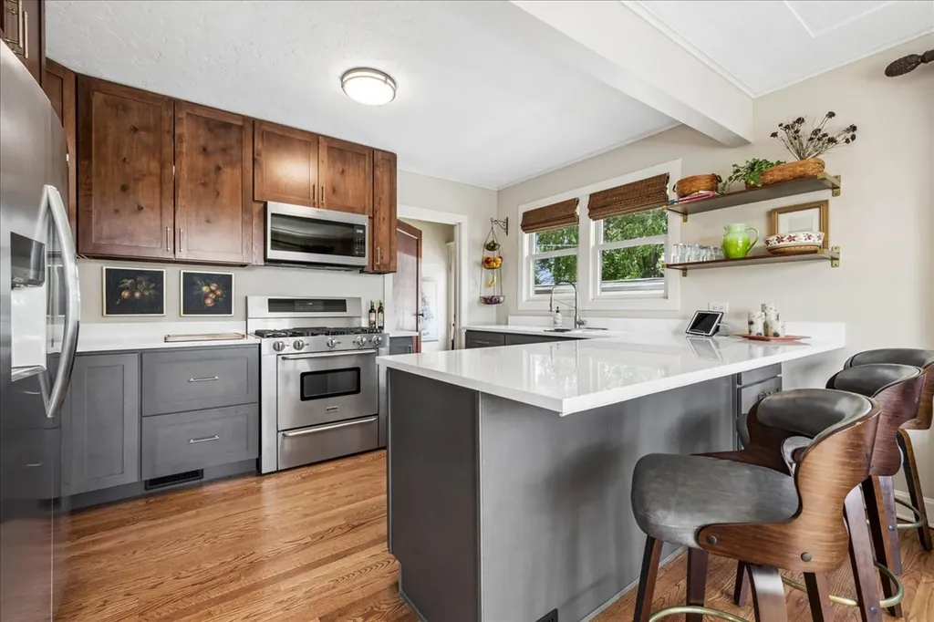 113 Hilltop Drive Lake In The Hills IL 60156
