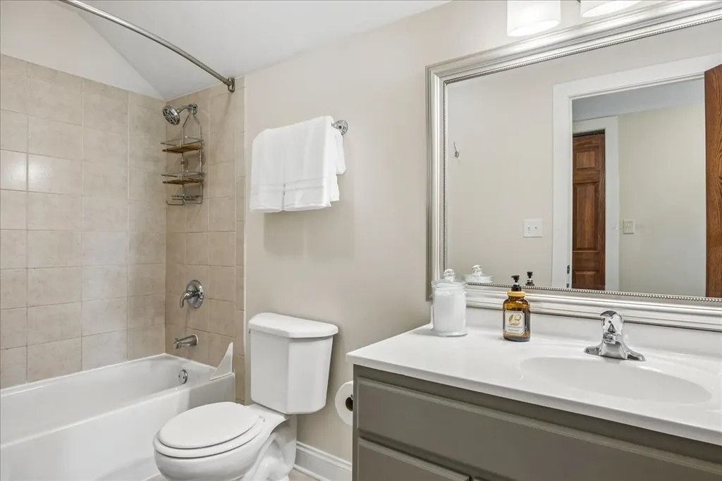 113 Hilltop Drive Lake In The Hills IL 60156