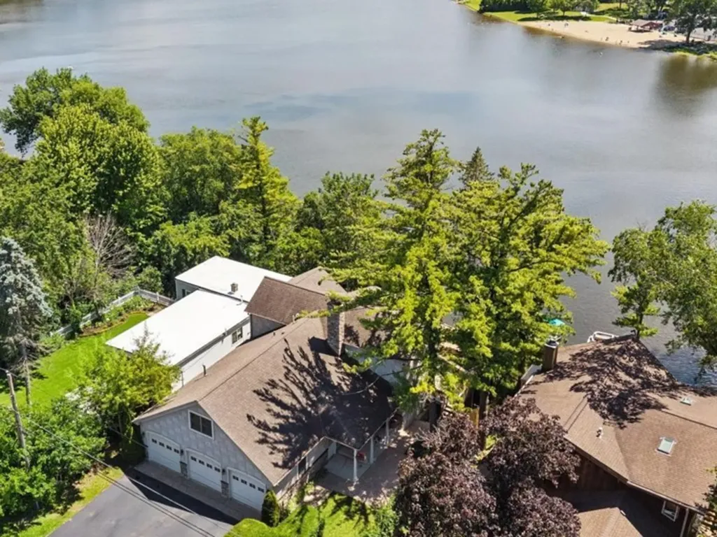 113 Hilltop Drive Lake In The Hills IL 60156