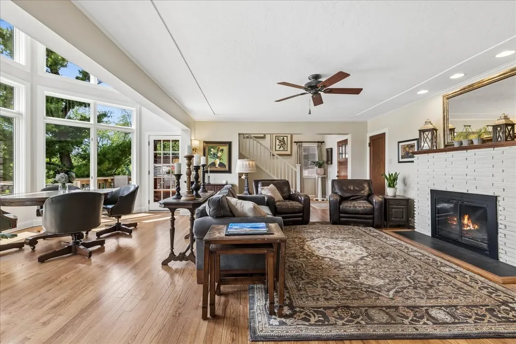 113 Hilltop Drive Lake In The Hills IL 60156