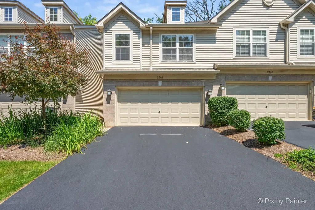 2741 Cobblestone Drive Crystal Lake IL 60012