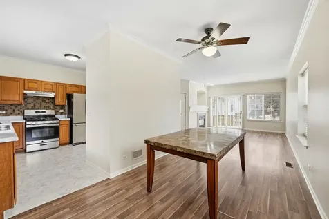 171 Monarch Drive Streamwood IL 60107