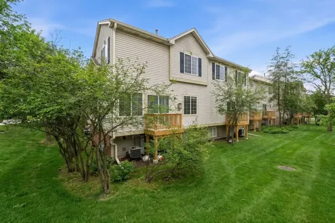 171 Monarch Drive Streamwood IL 60107