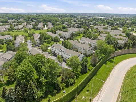 171 Monarch Drive Streamwood IL 60107