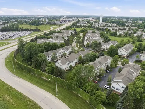 171 Monarch Drive Streamwood IL 60107