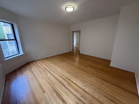 7355 North Damen Avenue Chicago IL 60645