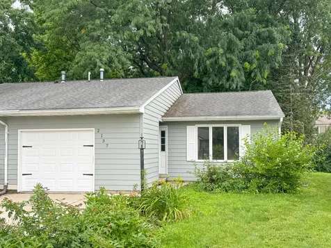 2137 Ivy Court Champaign IL 61821