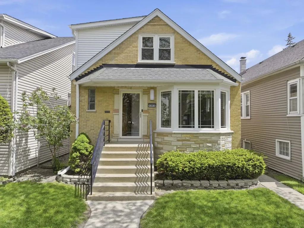 4903 North Moody Avenue Chicago IL 60630