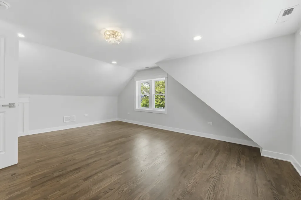 4903 North Moody Avenue Chicago IL 60630