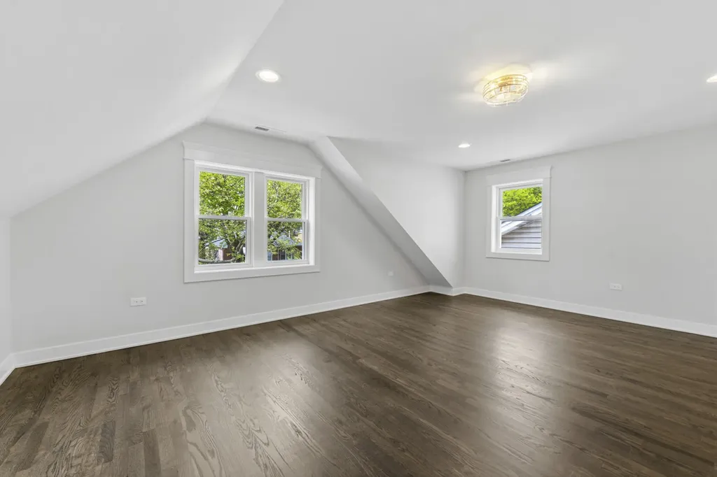 4903 North Moody Avenue Chicago IL 60630
