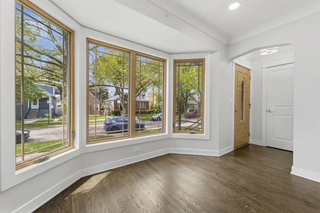 4903 North Moody Avenue Chicago IL 60630