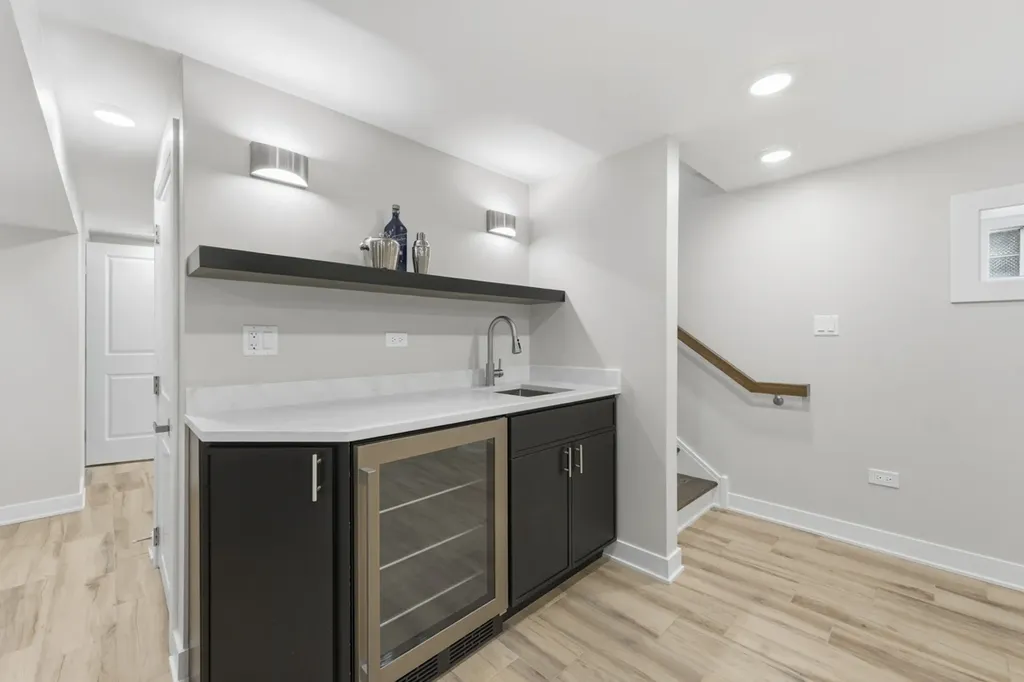 4903 North Moody Avenue Chicago IL 60630
