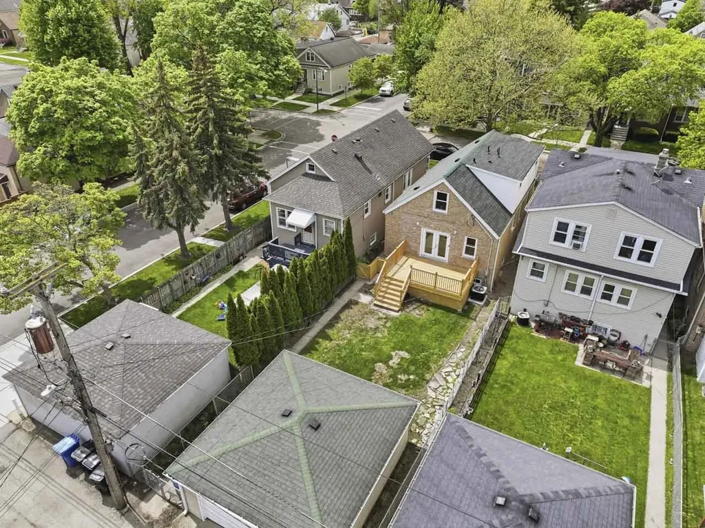 4903 North Moody Avenue Chicago IL 60630