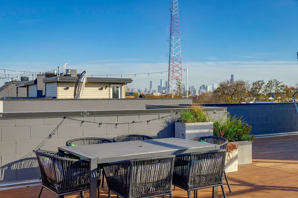 2869 West Lyndale Street Chicago IL 60647