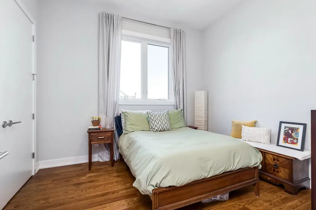 2869 West Lyndale Street Chicago IL 60647