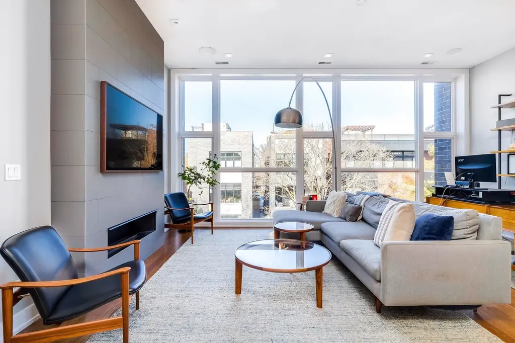 2869 West Lyndale Street Chicago IL 60647