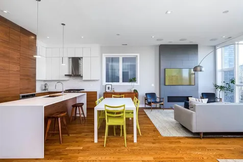 2869 West Lyndale Street Chicago IL 60647