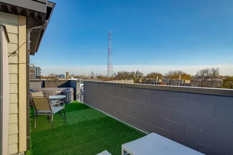 2869 West Lyndale Street Chicago IL 60647