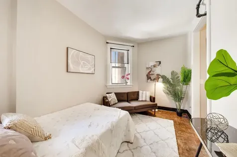 2800 North Pine Grove Avenue Chicago IL 60657