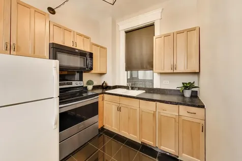 2800 North Pine Grove Avenue Chicago IL 60657