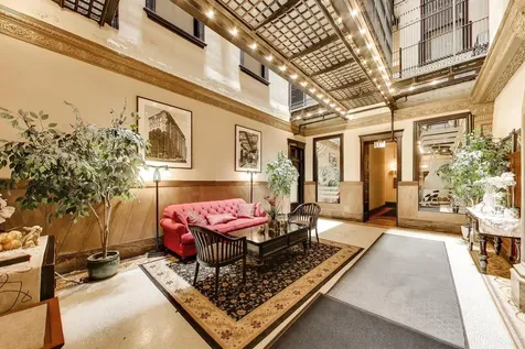2800 North Pine Grove Avenue Chicago IL 60657