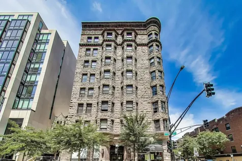 2800 North Pine Grove Avenue Chicago IL 60657