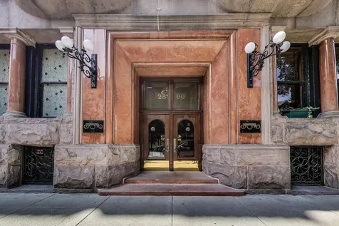 2800 North Pine Grove Avenue Chicago IL 60657