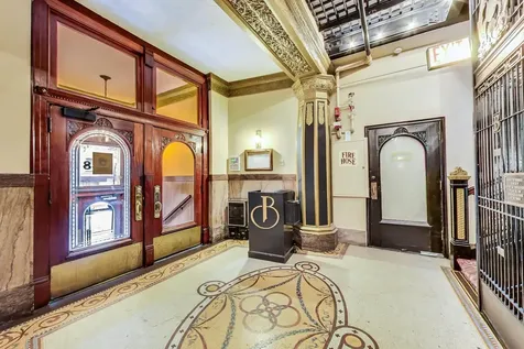 2800 North Pine Grove Avenue Chicago IL 60657