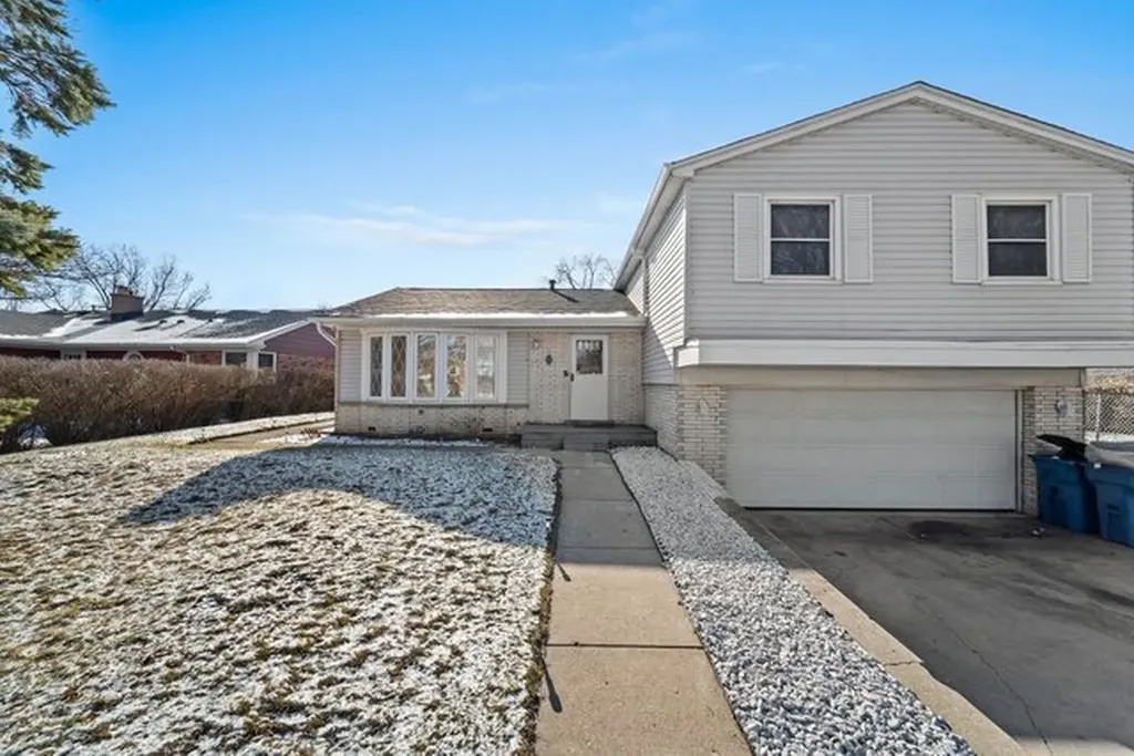 2017 East Seneca Lane Mount Prospect IL 60056