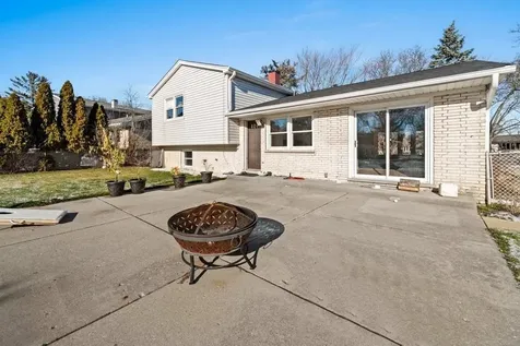 2017 East Seneca Lane Mount Prospect IL 60056