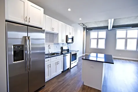 3833 North Broadway Street Chicago IL 60613