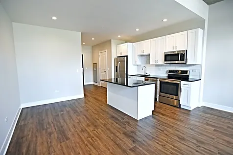 3833 North Broadway Street Chicago IL 60613