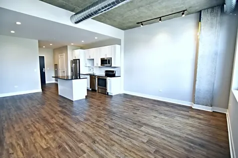 3833 North Broadway Street Chicago IL 60613