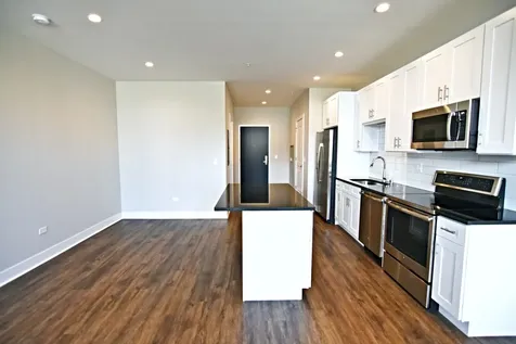 3833 North Broadway Street Chicago IL 60613