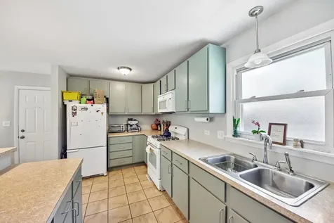 16841 Willow Lane Drive Tinley Park IL 60477