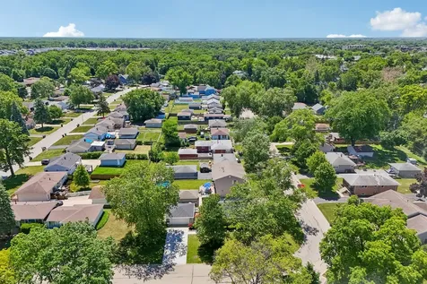 16841 Willow Lane Drive Tinley Park IL 60477