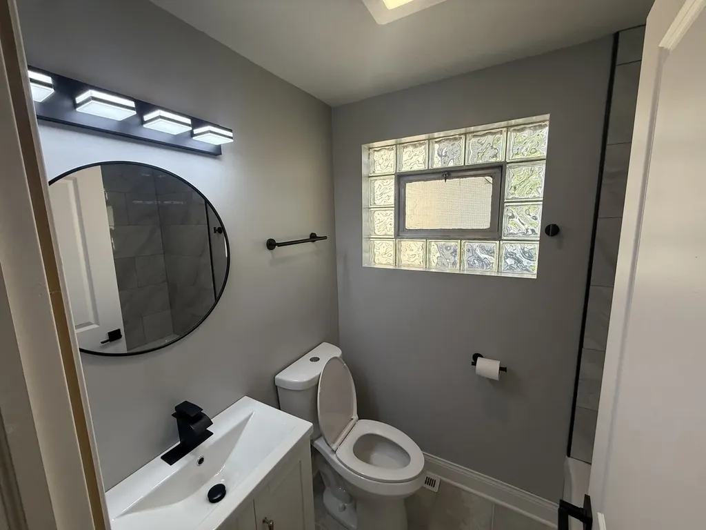 1234 West 97th Place Chicago IL 60643
