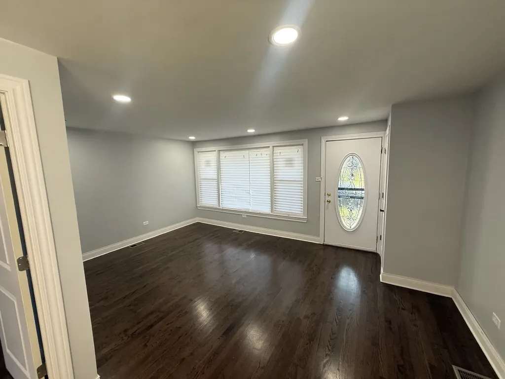 1234 West 97th Place Chicago IL 60643