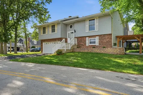136 Edgewater Drive Crystal Lake IL 60014