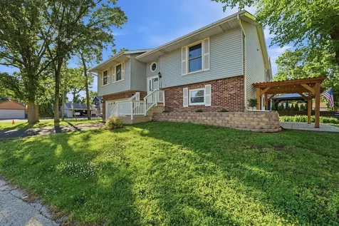 136 Edgewater Drive Crystal Lake IL 60014