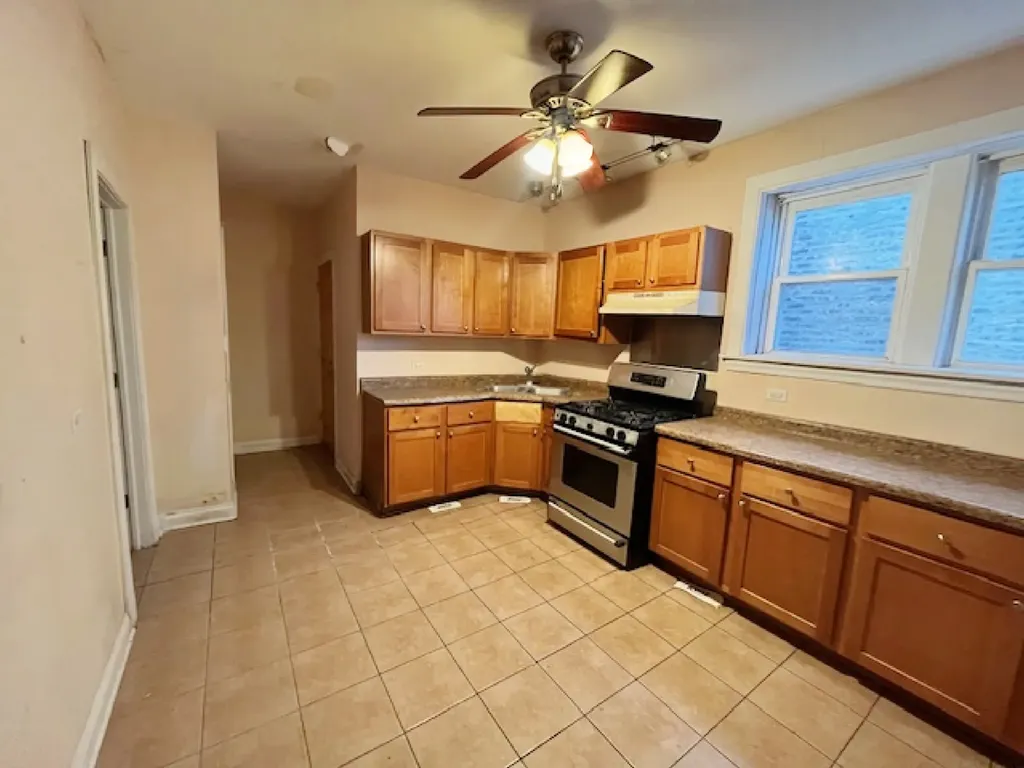 913 North Kedvale Avenue Chicago IL 60651