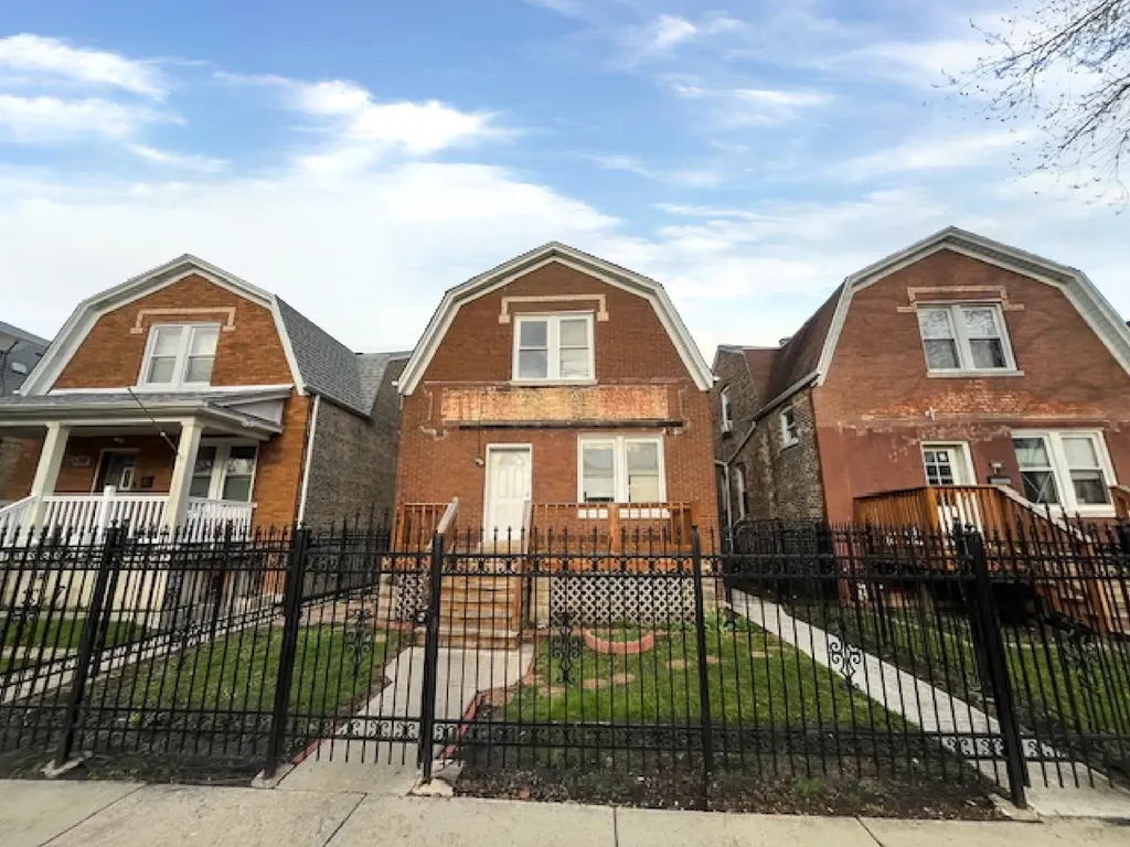 913 North Kedvale Avenue Chicago IL 60651