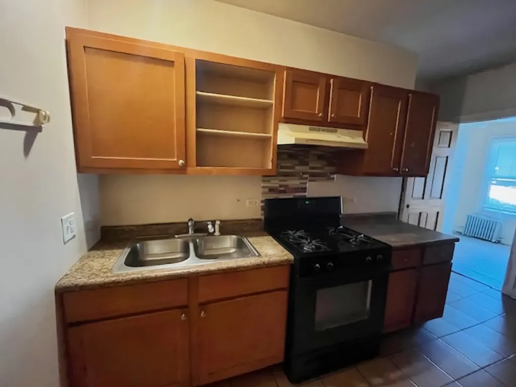913 North Kedvale Avenue Chicago IL 60651