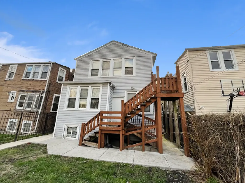 913 North Kedvale Avenue Chicago IL 60651