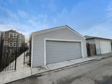 913 North Kedvale Avenue Chicago IL 60651