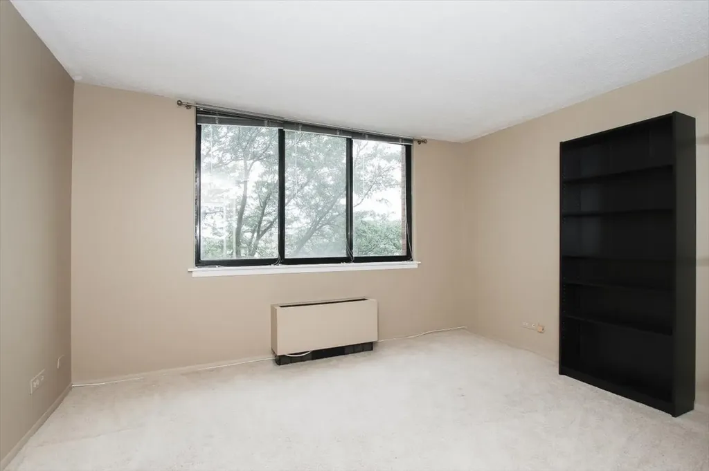 2000 Saint Regis Drive Lombard IL 60148