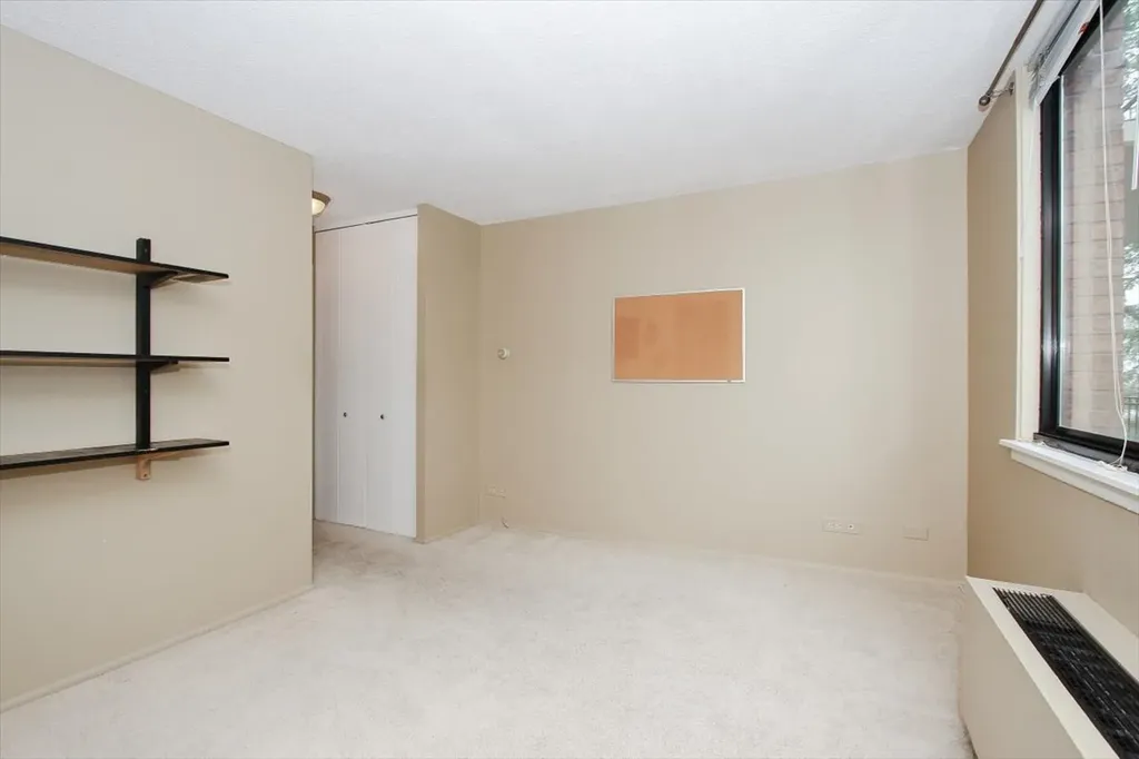 2000 Saint Regis Drive Lombard IL 60148